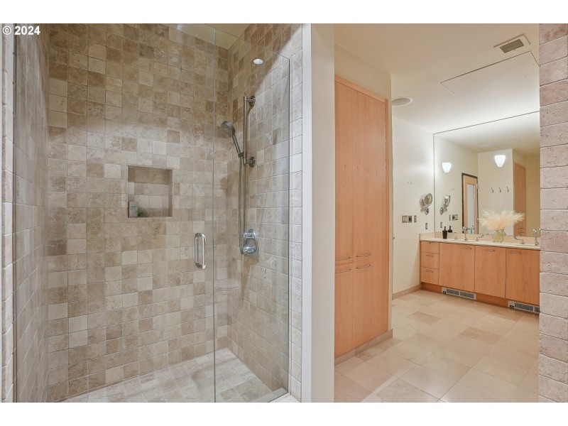 Owner's Suite Bathroom