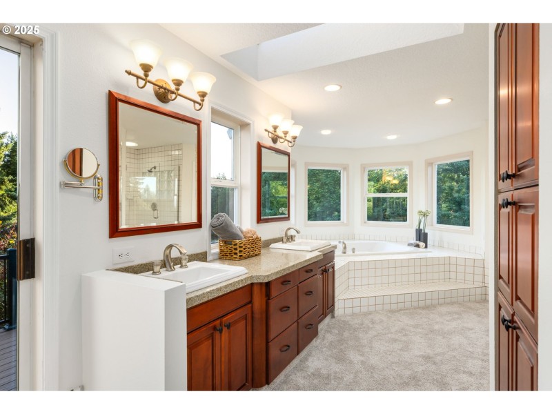 Owner's Suite Bathroom
