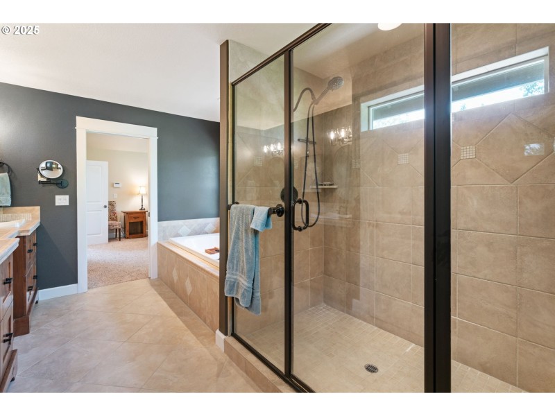 Owner's Suite Bathroom