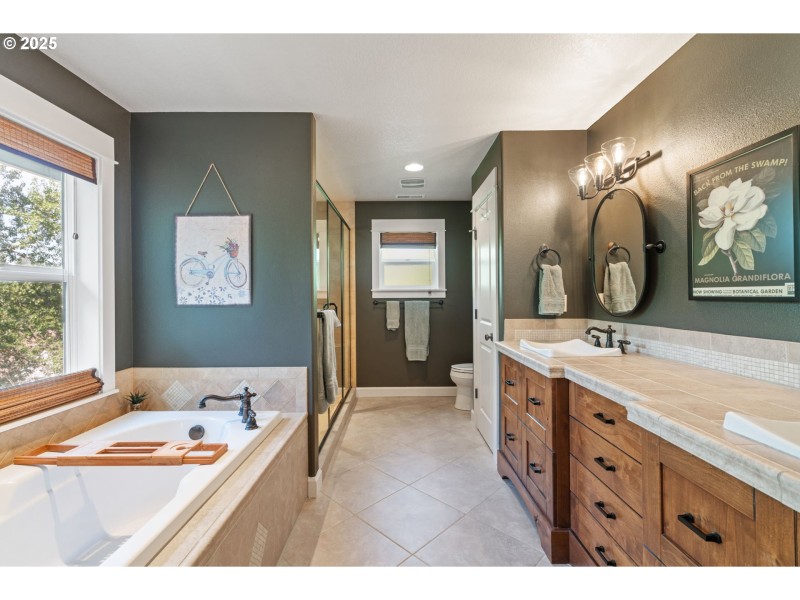 Owner's Suite Bathroom
