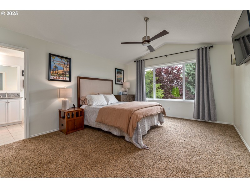 Bedroom, Primary