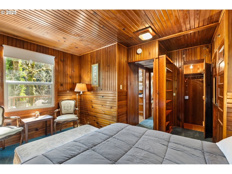 Bedroom, Primary