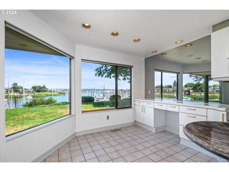 Kitchen/Nook