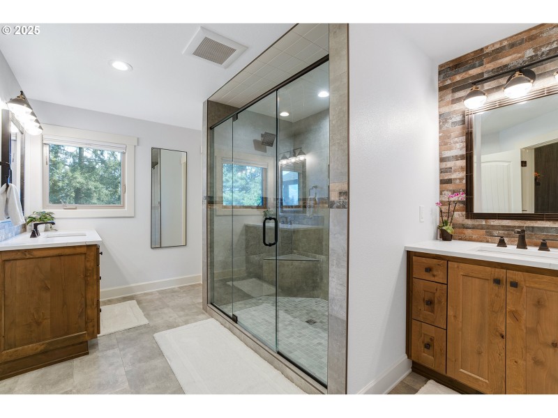 Bathroom, Attached