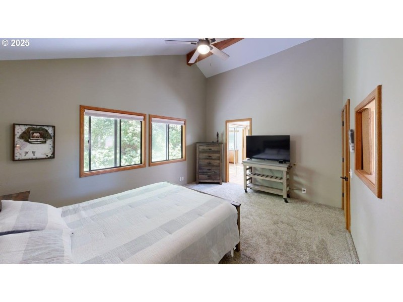 Bedroom, Primary