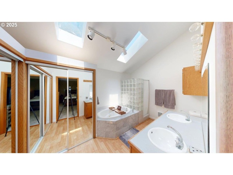 Bathroom, Attached