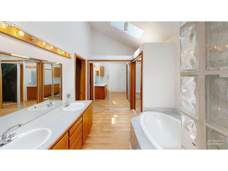 Bathroom, Attached