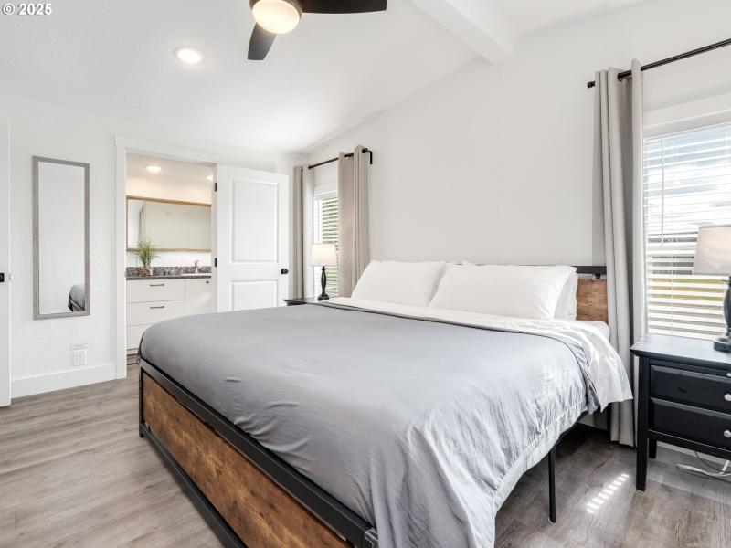 Bedroom, Primary