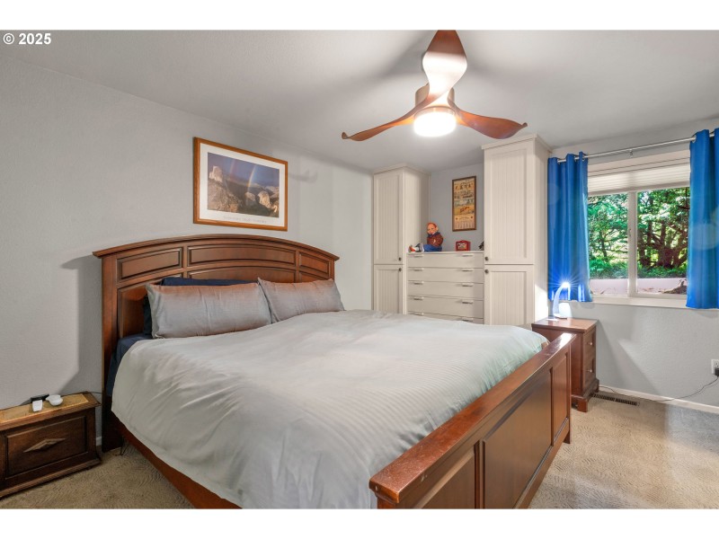 Bedroom, Primary