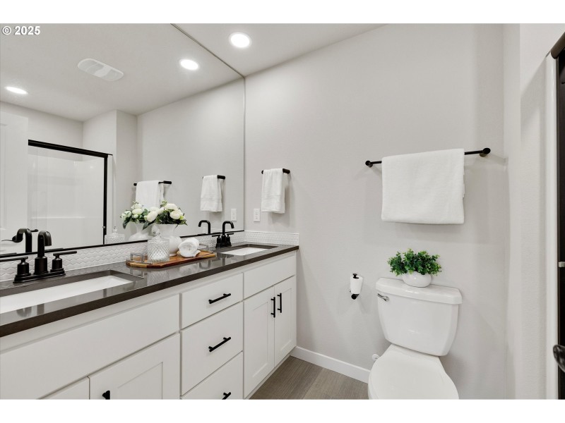 Bathroom, Attached
