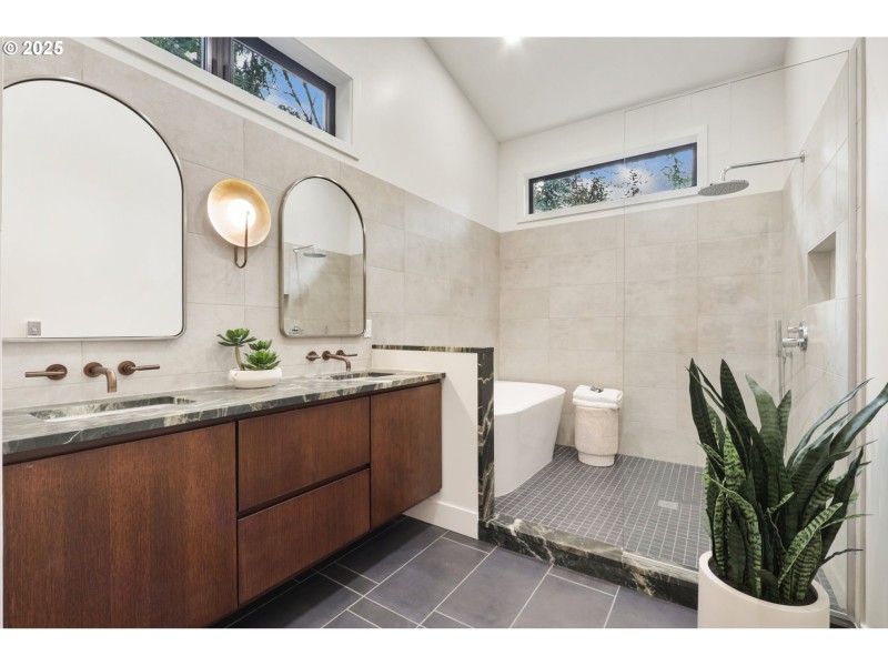 Owner's Suite Bathroom