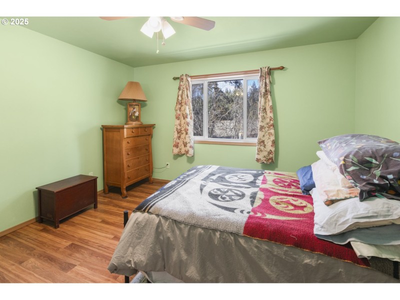 Bedroom, Primary