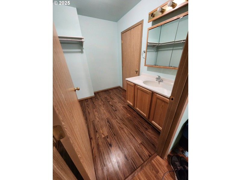Bedroom, Primary