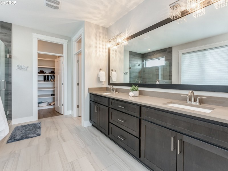 Owner's Suite Bathroom