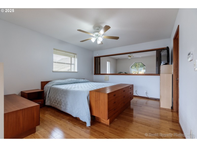 Bedroom, Primary