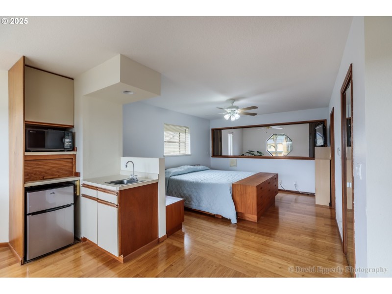 Bedroom, Primary