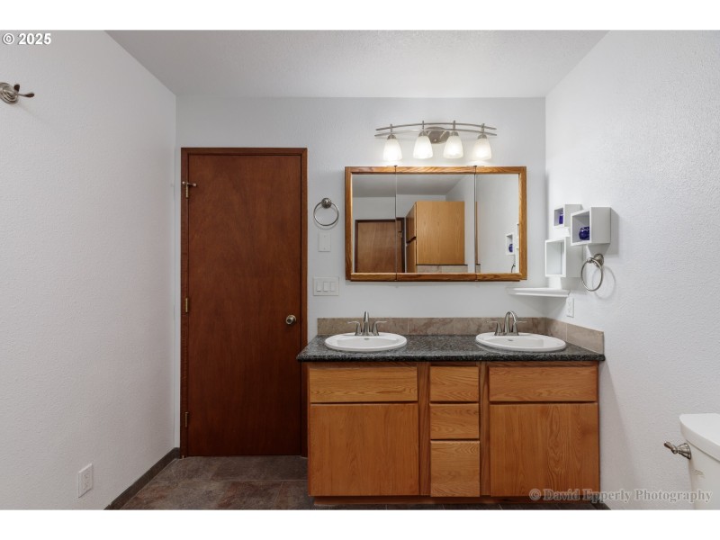 Bathroom, Attached