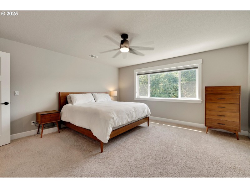 Bedroom, Primary
