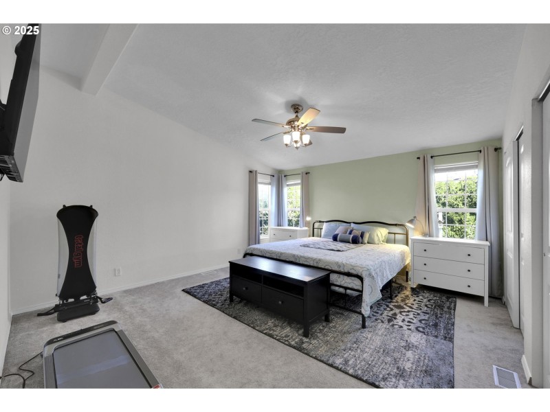 Bedroom, Primary
