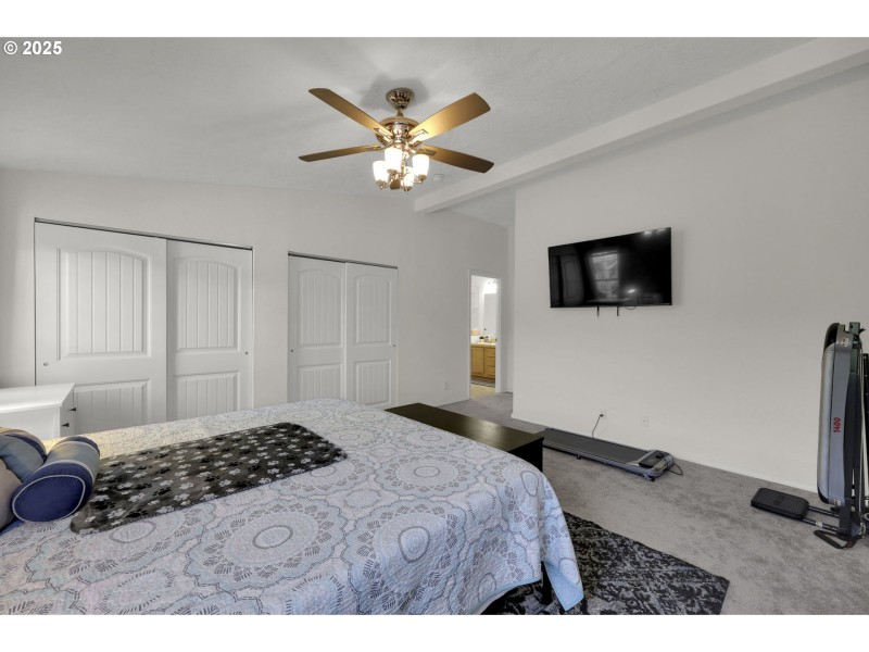 Bedroom, Primary
