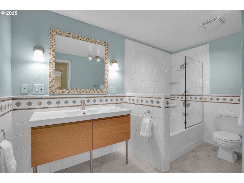 Bathroom, Attached