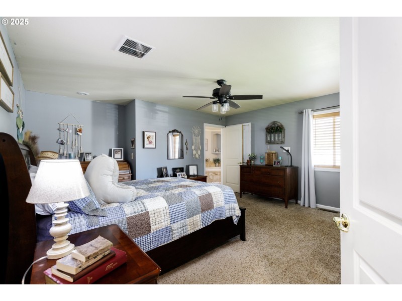 Bedroom, Primary