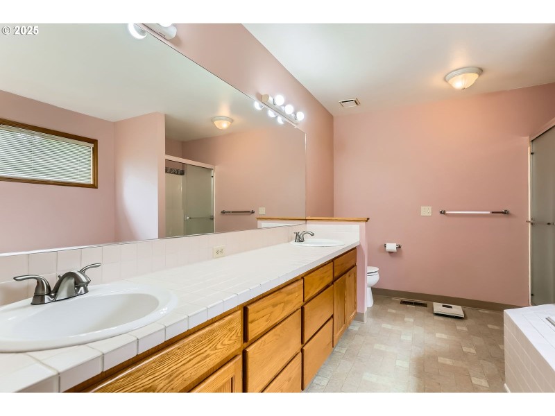 Owner's Suite Bathroom