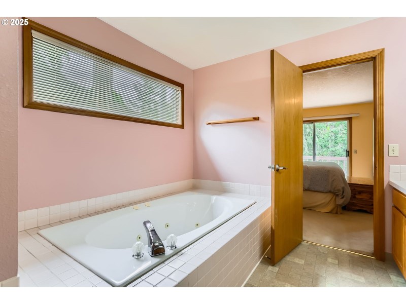 Owner's Suite Bathroom