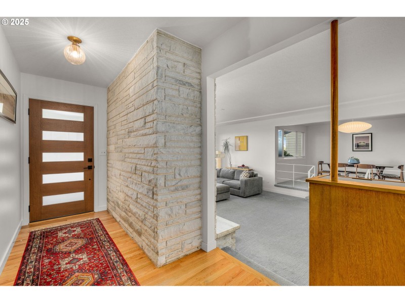 Entrance/Foyer