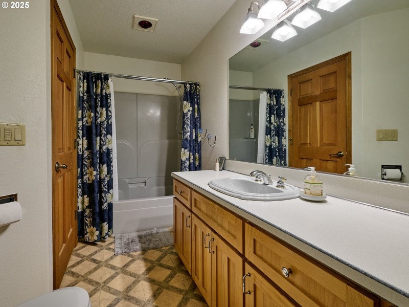 Bathroom, Attached