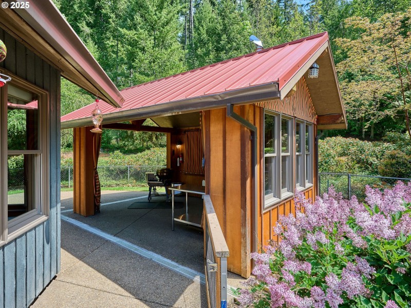 Kitchen/Outside