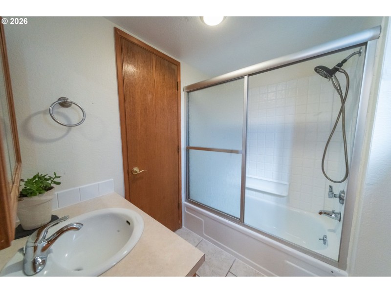 Bathroom, Continental