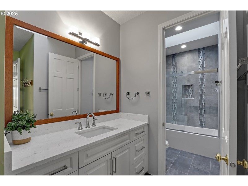 Bathroom, Attached