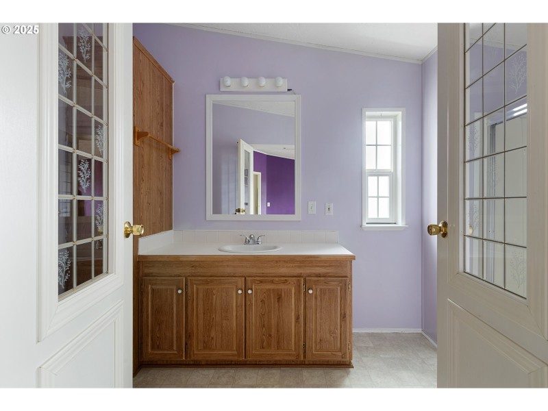 Bathroom, Attached