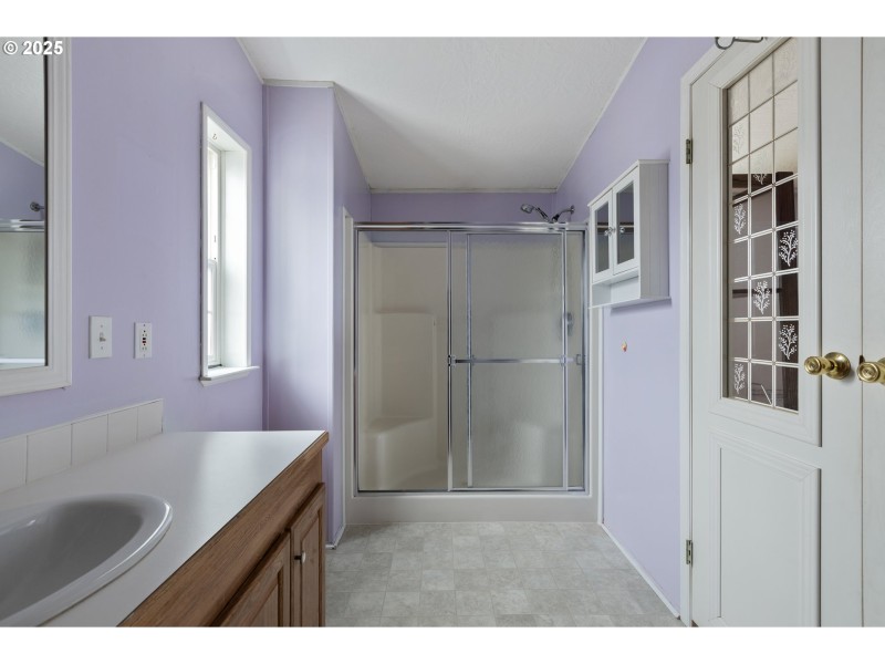 Bathroom, Attached