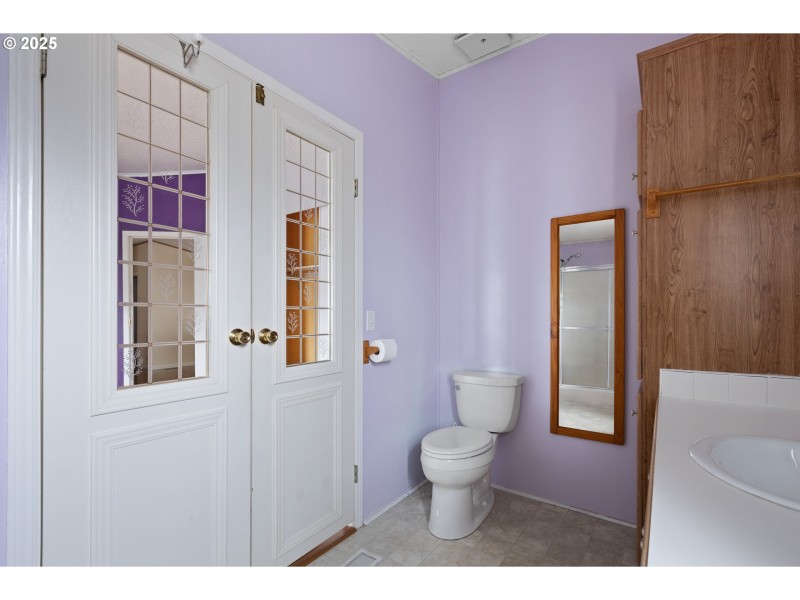 Bathroom, Attached