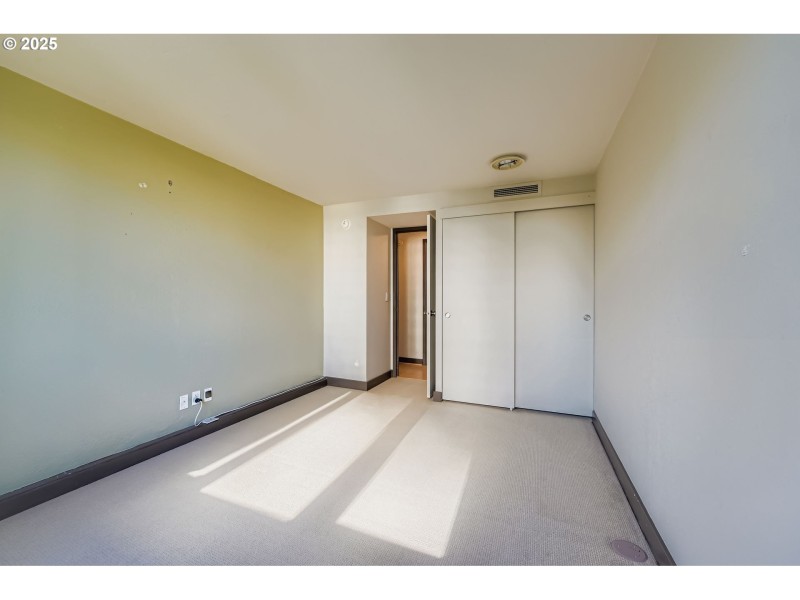 Bedroom, Primary