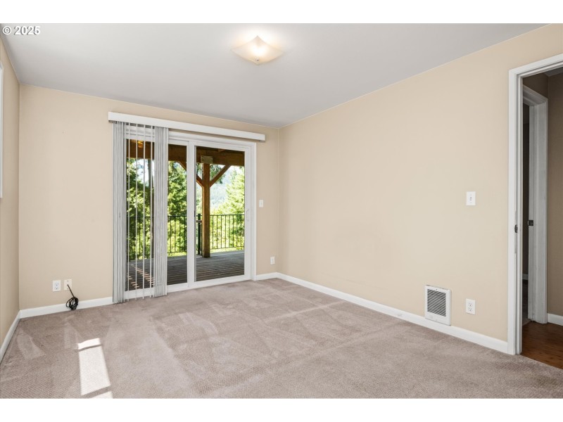 Bedroom, Primary