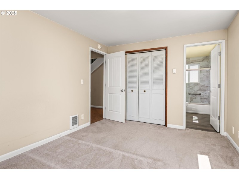Bedroom, Primary