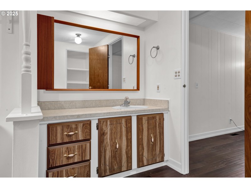 Bathroom, Attached