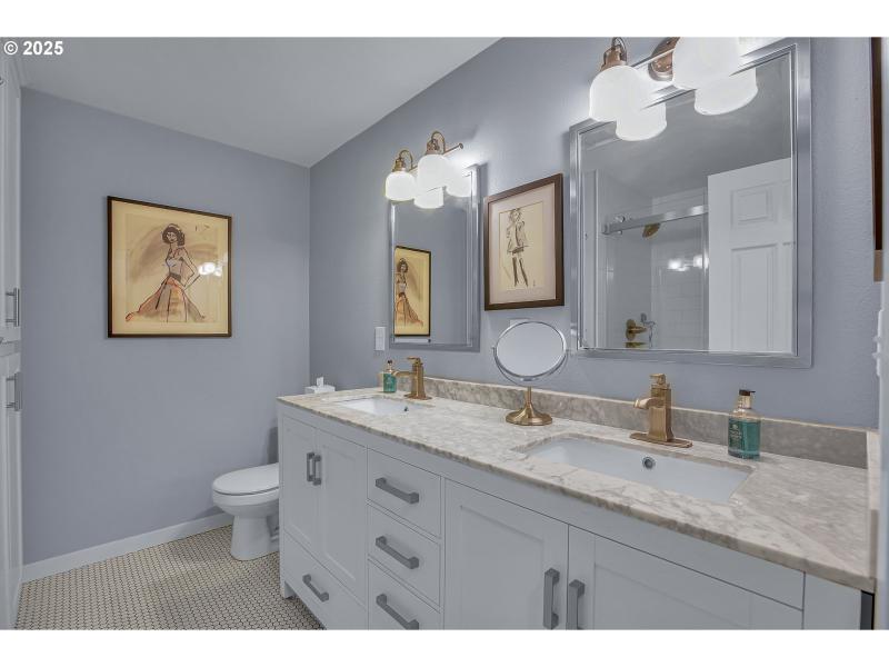 Owner's Suite Bathroom