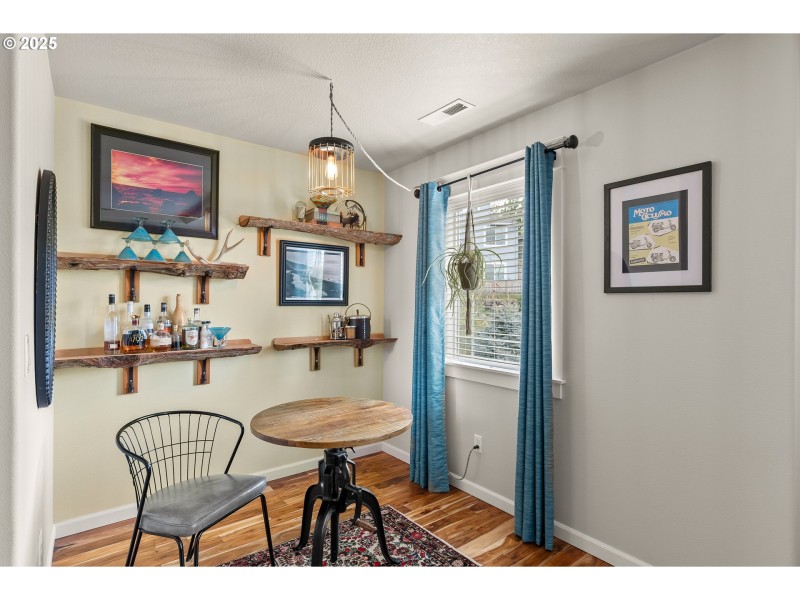 Bedroom, Primary