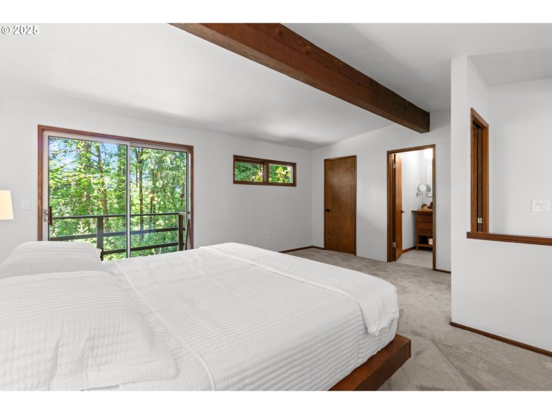 Bedroom, Primary
