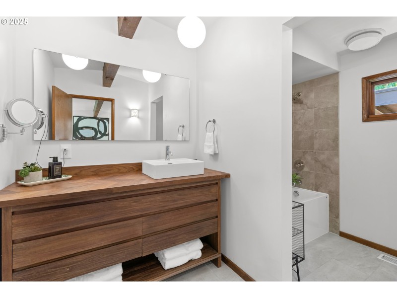 Bathroom, Attached
