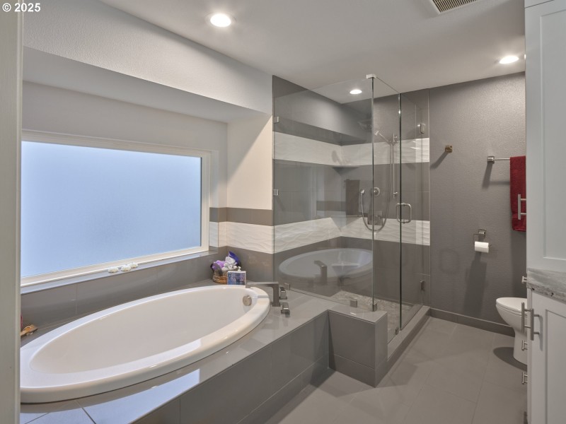 Owner's Suite Bathroom