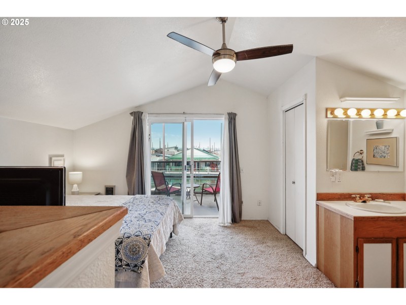 Bedroom, Primary