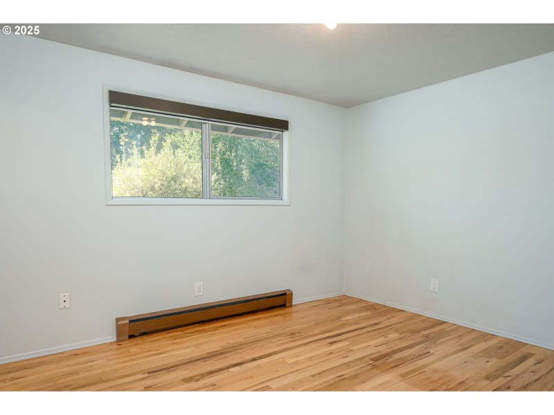 Bedroom, Primary