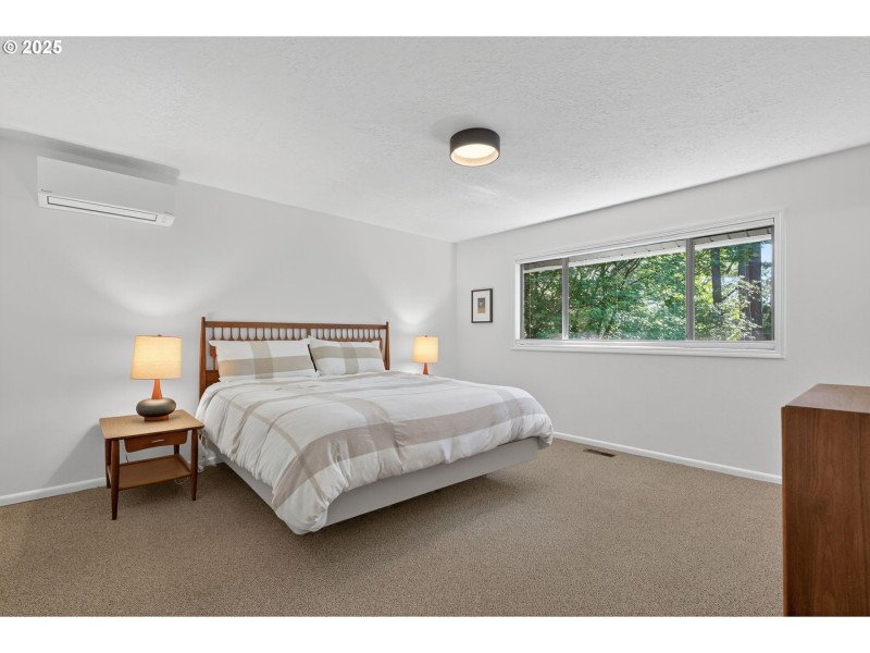 Bedroom, Primary