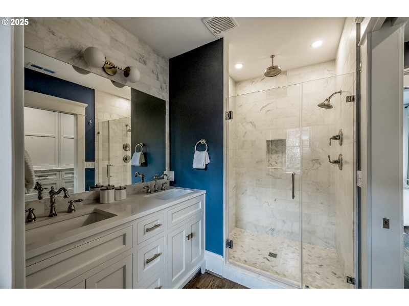 Bathroom, Attached