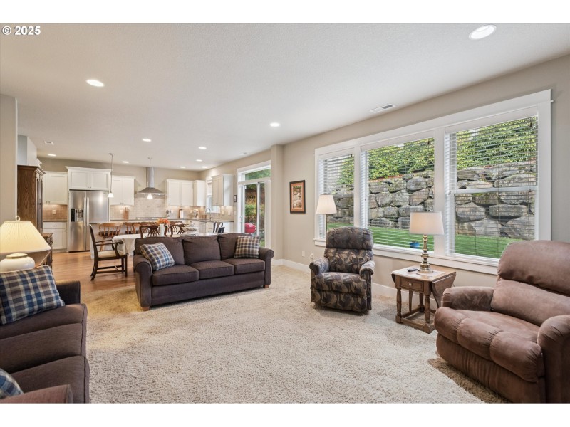 Living Room/Dining Room